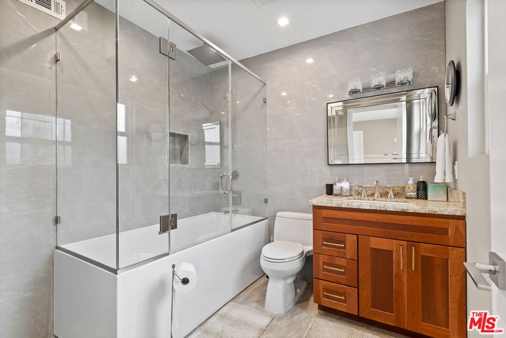 436 Levering Avenue Property Photo 47