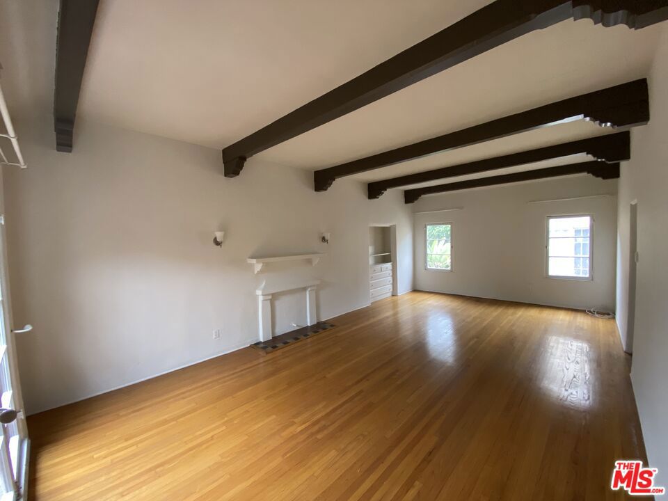 455 N Sycamore Avenue Property Photo 16
