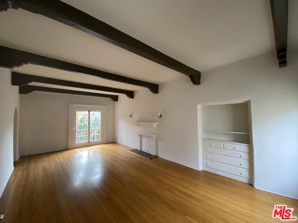 455 N Sycamore Avenue Property Photo 17