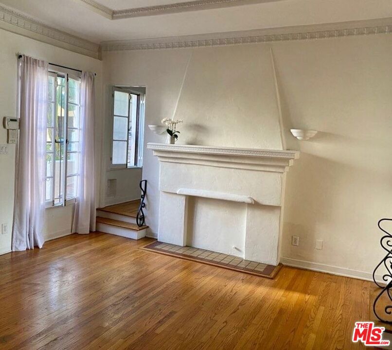 455 N Sycamore Avenue Property Photo 20