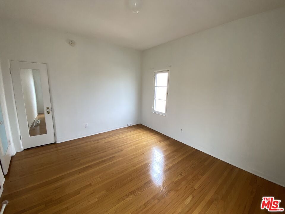 455 N Sycamore Avenue Property Photo 29