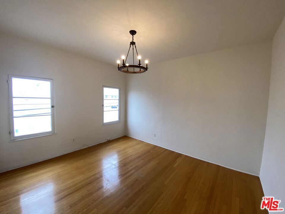 455 N Sycamore Avenue Property Photo 30