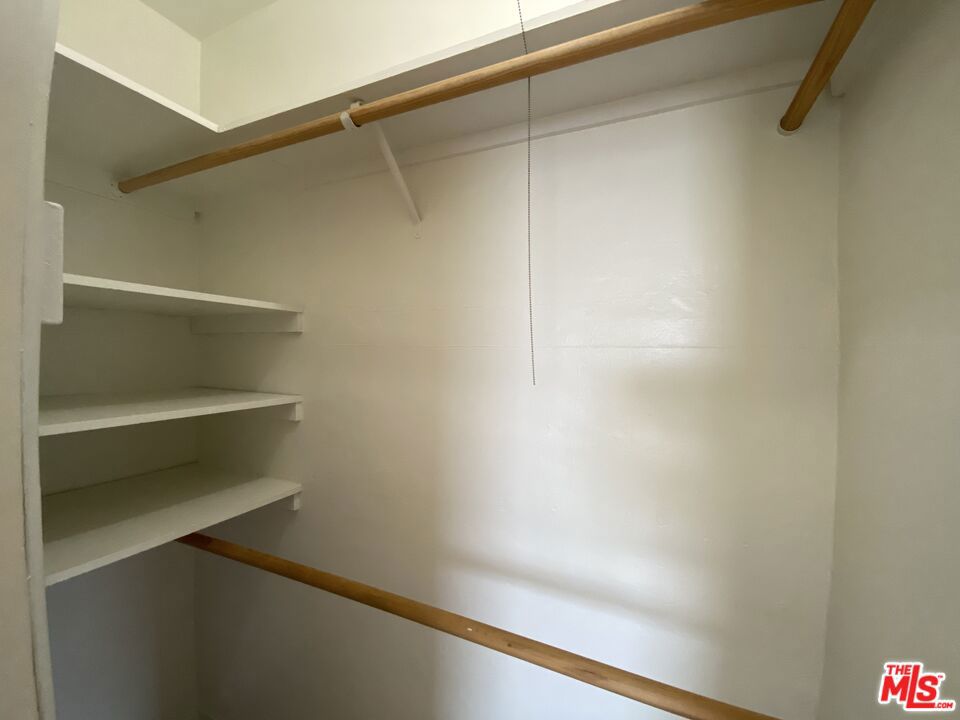 455 N Sycamore Avenue Property Photo 32