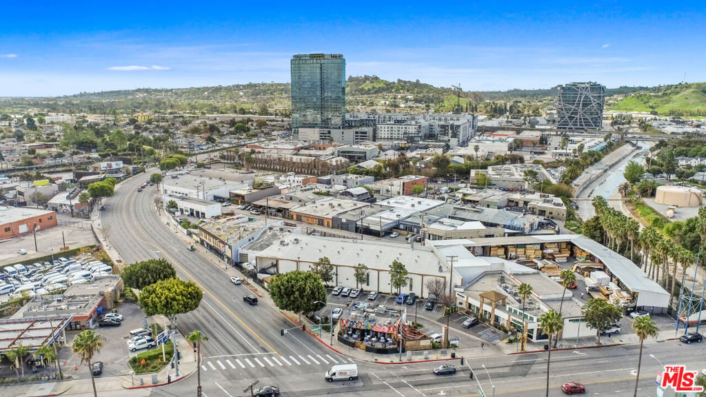 2901 La Cienega Boulevard Property Photo 3
