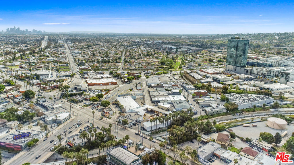 2901 La Cienega Boulevard Property Photo 8