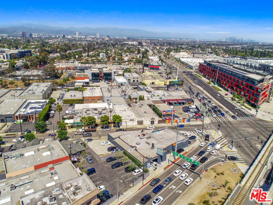 8953 Venice Boulevard Property Photo 8
