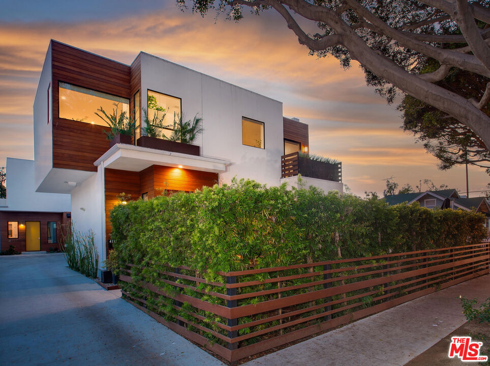 4115 Lincoln Avenue Property Photo
