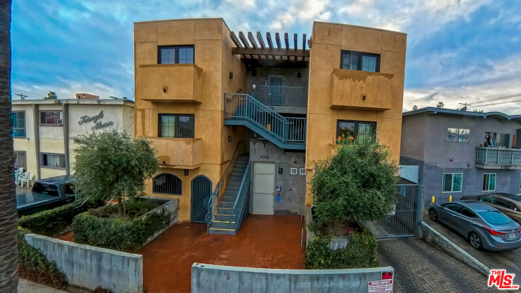 14846 Friar Street Property Photo 2
