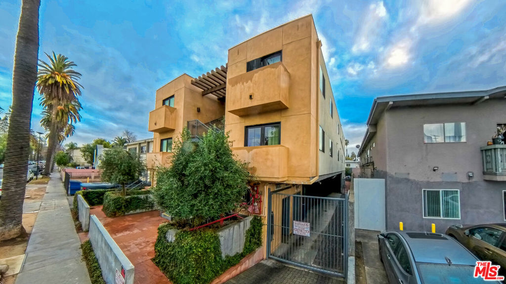 14846 Friar Street Property Photo 3