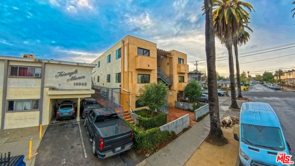 14846 Friar Street Property Photo 4