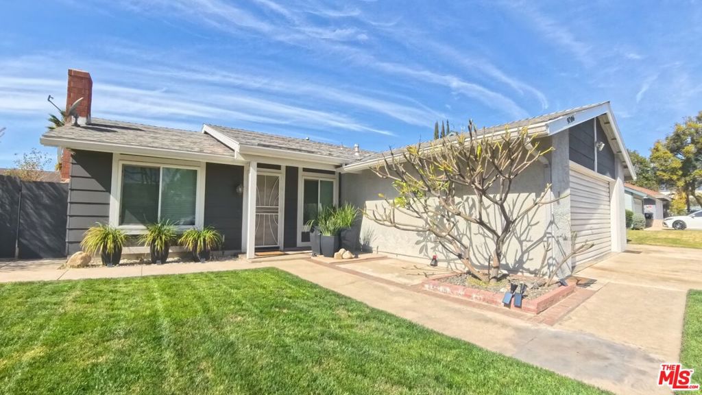 9206 Malachite Avenue Property Photo 1