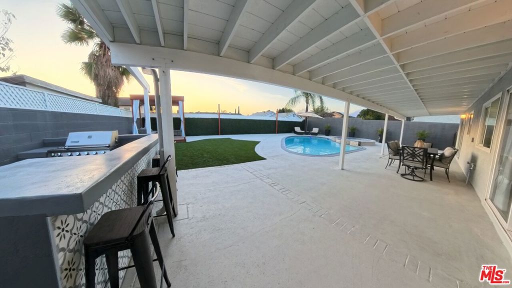 9206 Malachite Avenue Property Photo 2