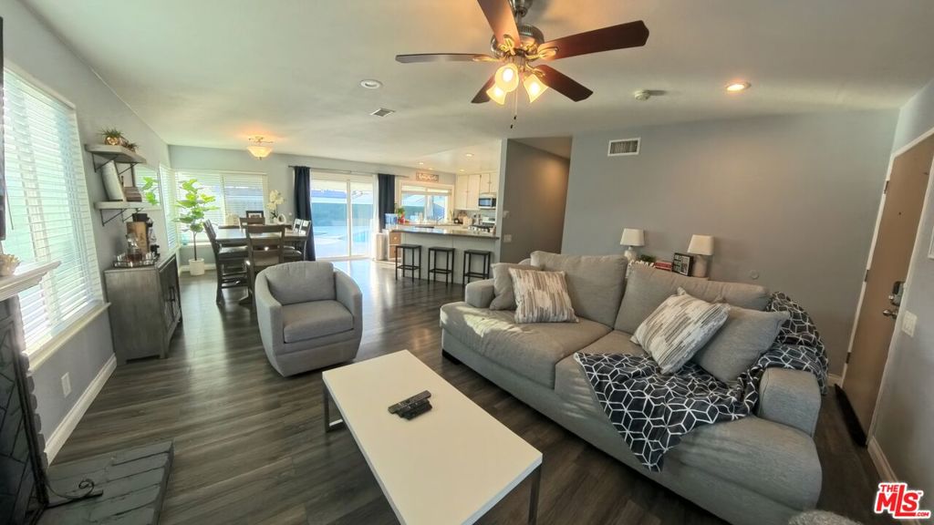 9206 Malachite Avenue Property Photo 3