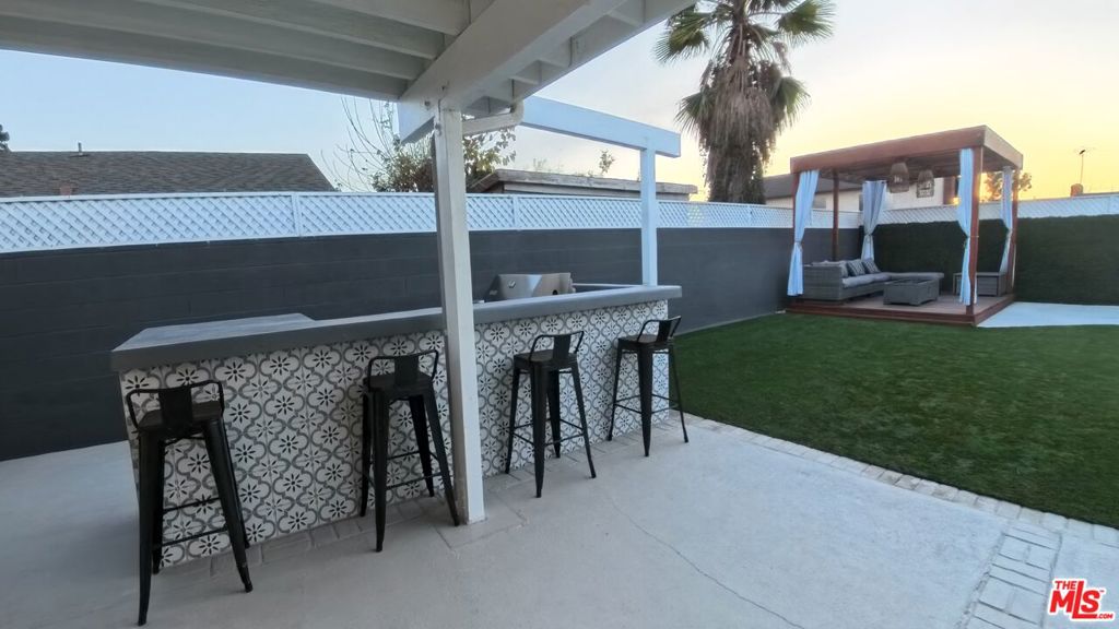 9206 Malachite Avenue Property Photo 17