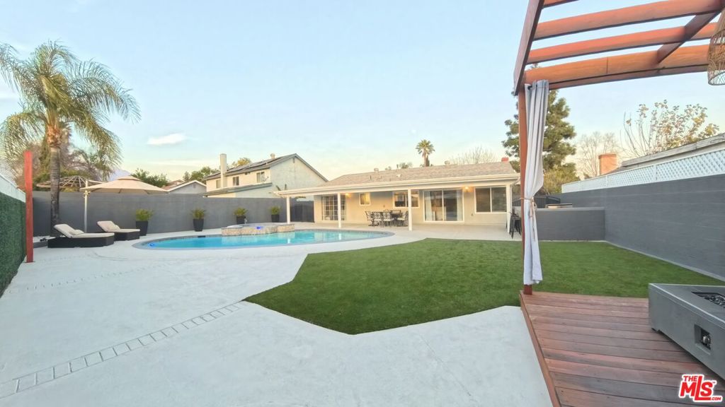 9206 Malachite Avenue Property Photo 19