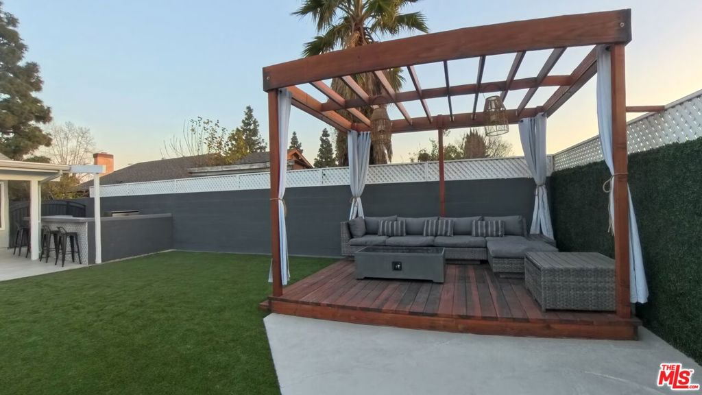 9206 Malachite Avenue Property Photo 24