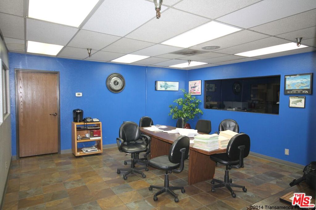 220 N California Avenue Property Photo 8