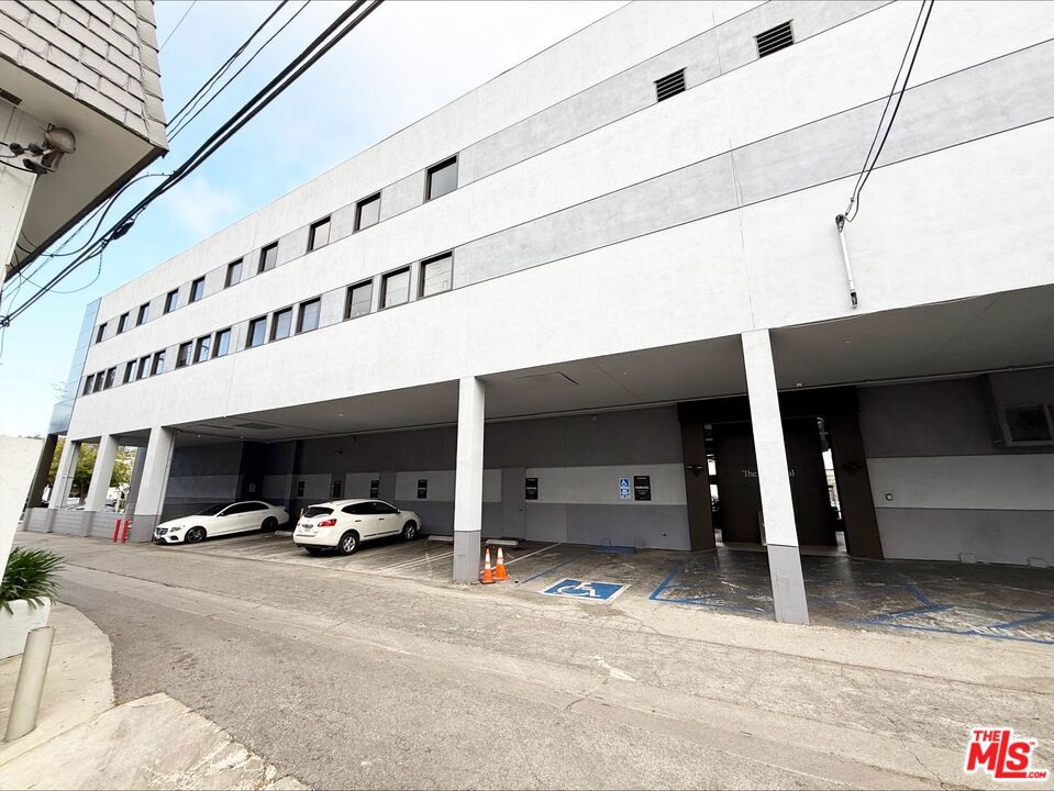 8500 Melrose Avenue 210 Property Photo 12