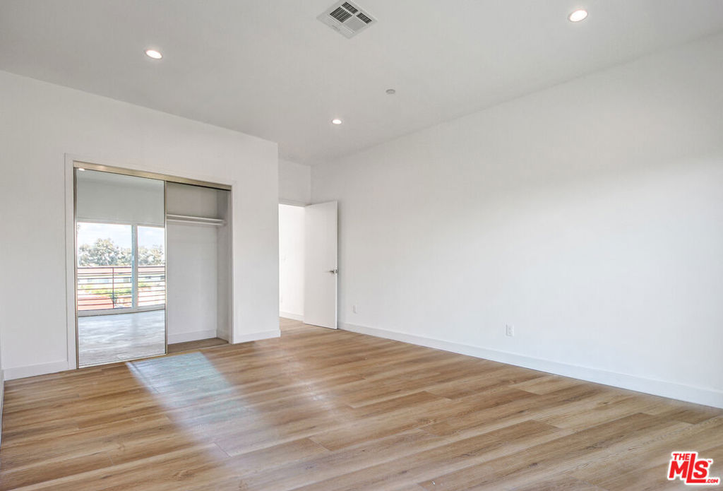 1921 Carmona Avenue Property Photo 27