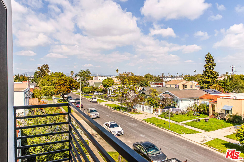1921 Carmona Avenue Property Photo 29