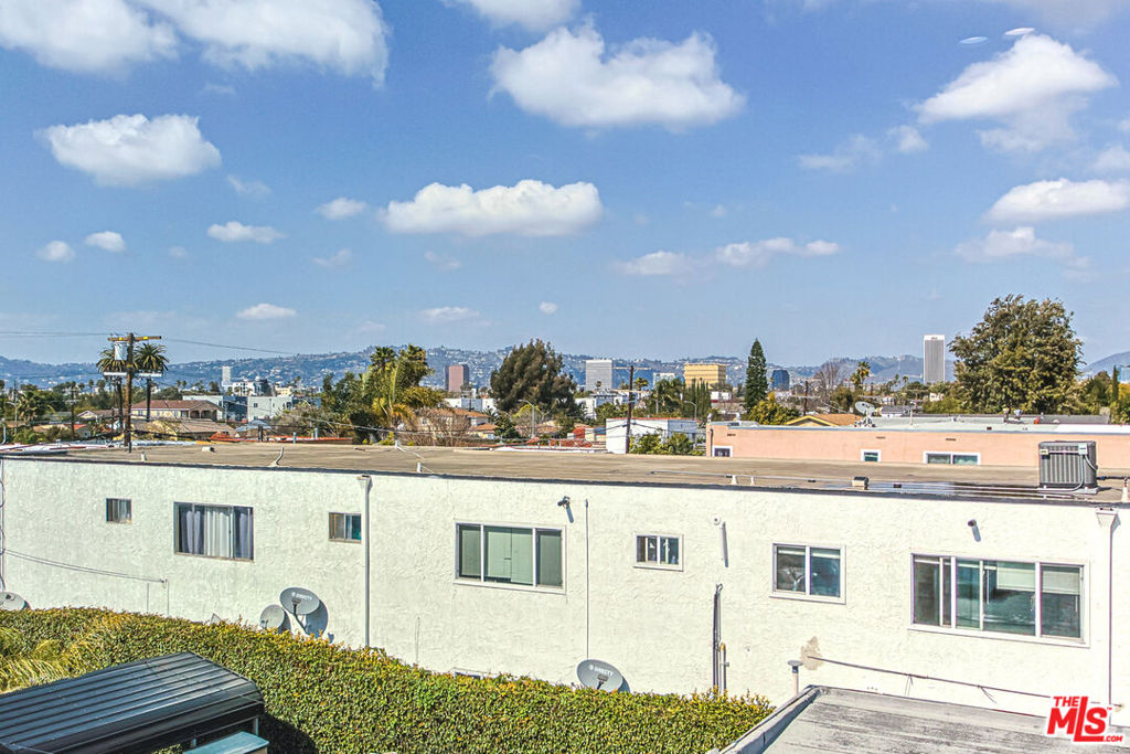 1921 Carmona Avenue Property Photo 49