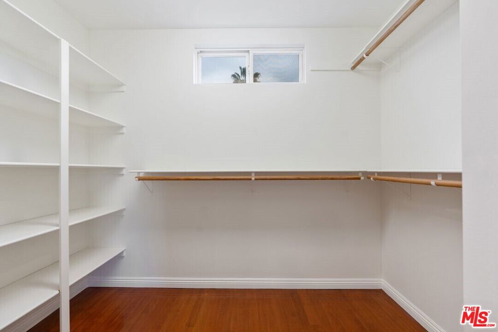 1411 Cloverfield Boulevard Property Photo 11