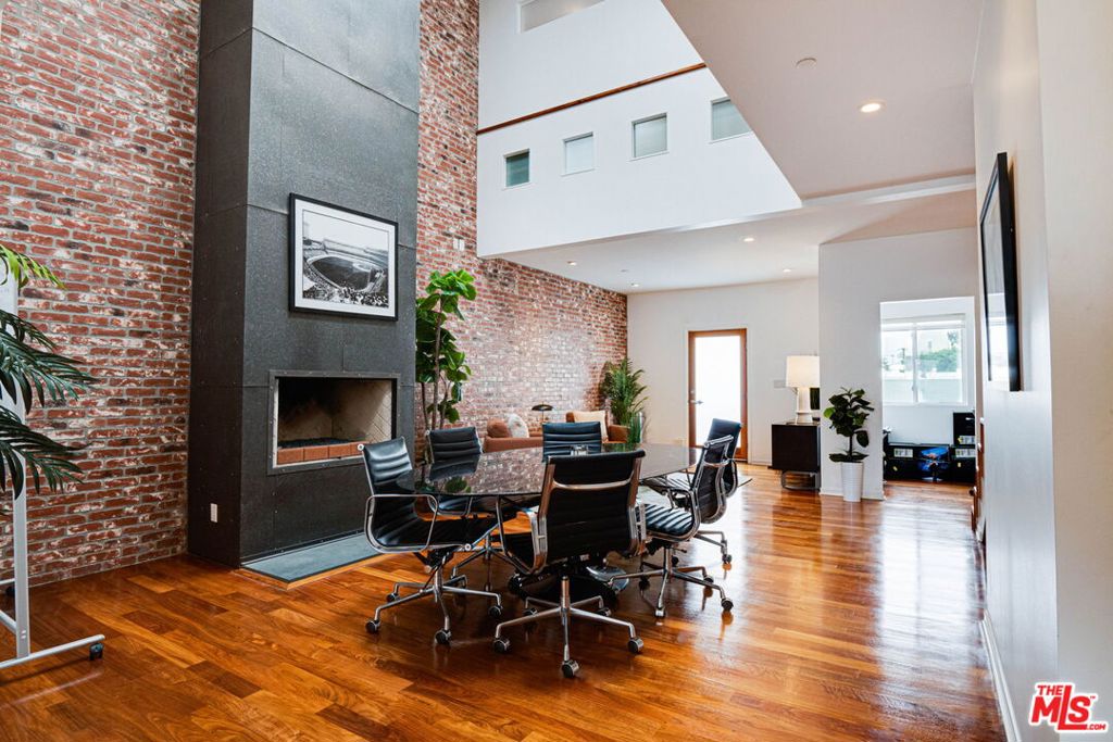 1411 Cloverfield Boulevard Property Photo 23