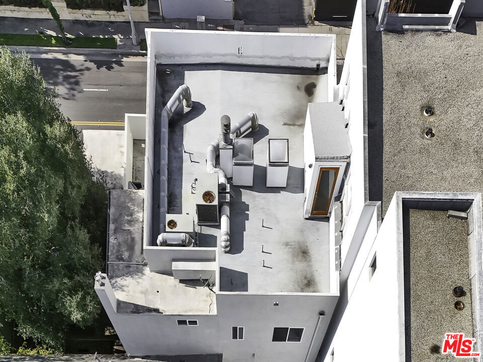 1411 Cloverfield Boulevard Property Photo 44