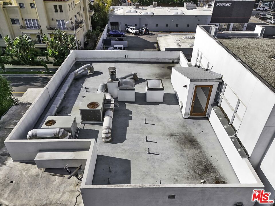 1411 Cloverfield Boulevard Property Photo 45