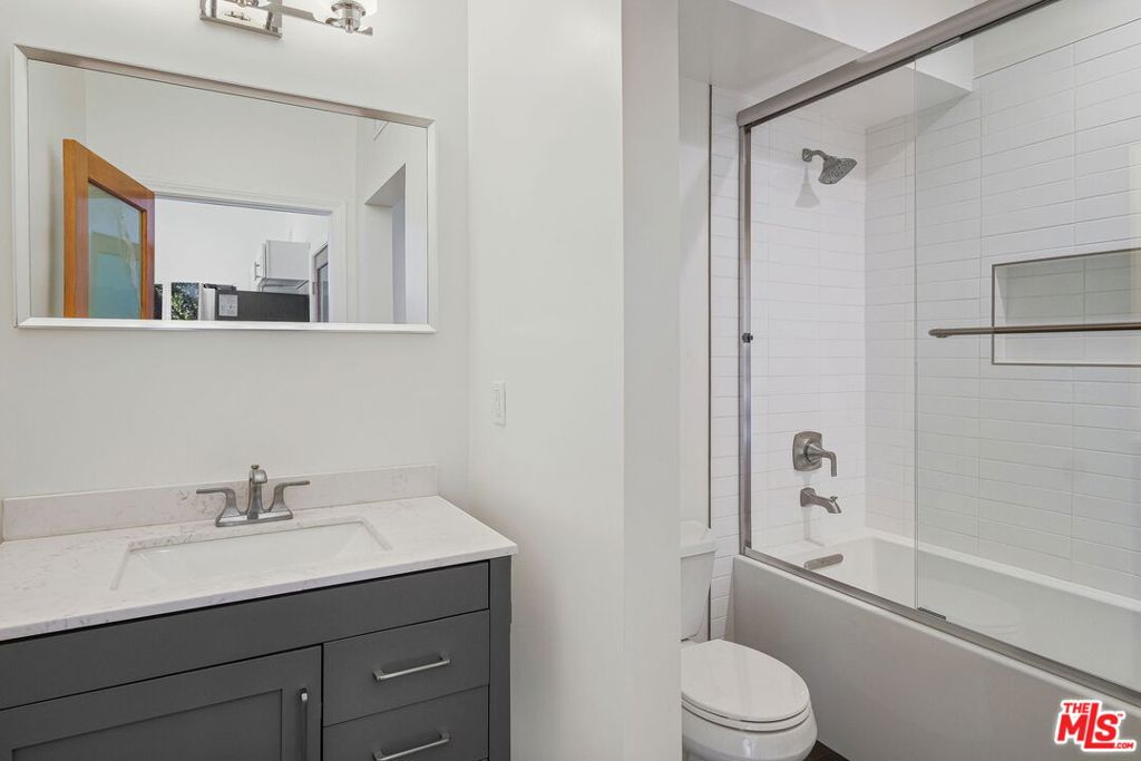 1411 Cloverfield Boulevard Property Photo 54