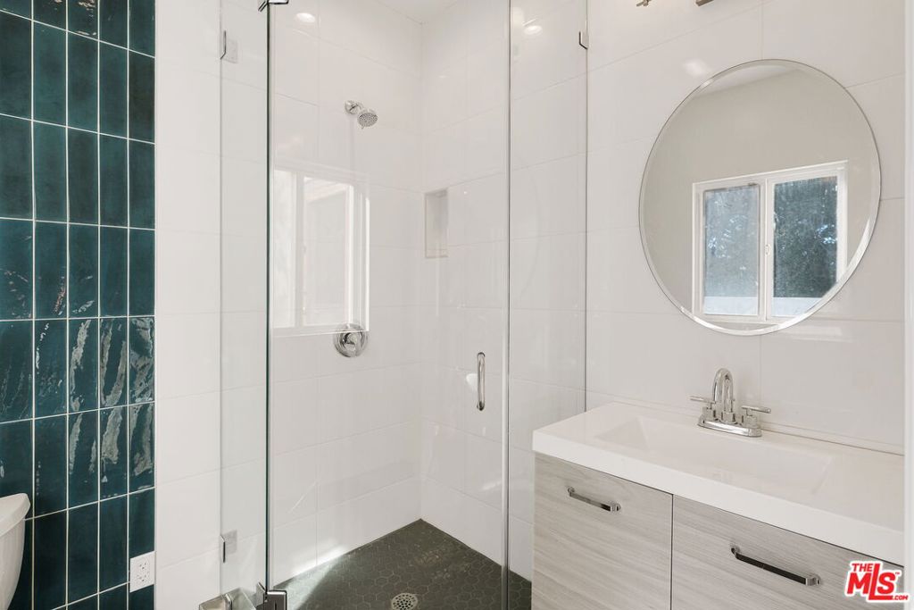 1411 Cloverfield Boulevard Property Photo 59