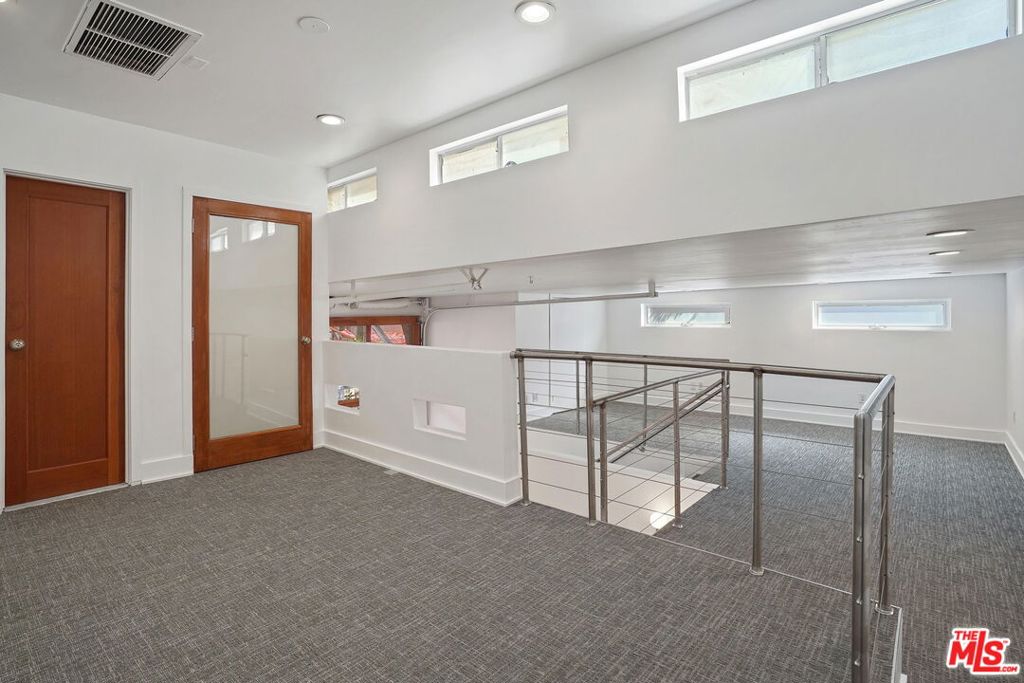 1411 Cloverfield Boulevard Property Photo 72