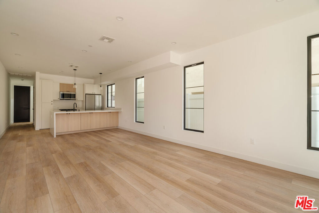 1954 S Garth Avenue Property Photo 5