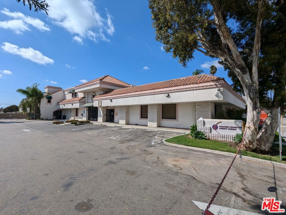 856 N Ross Street Property Photo 2