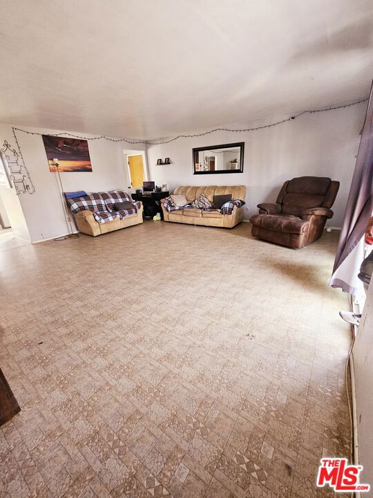 16250 Upland Avenue Property Photo 13