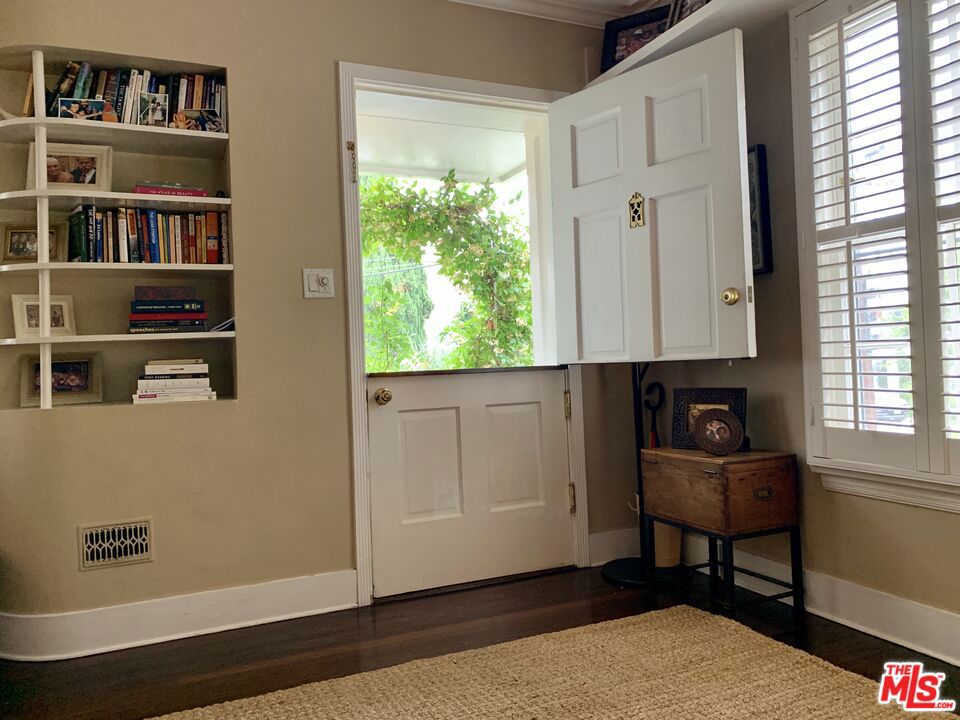1309 Warnall Avenue Property Photo 7