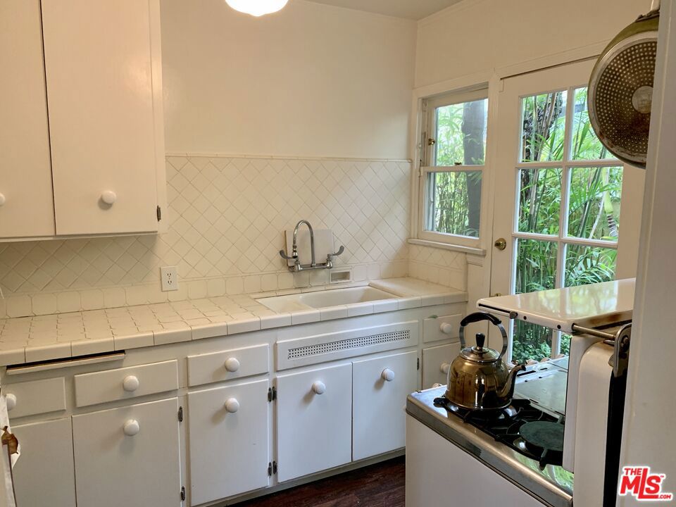 1309 Warnall Avenue Property Photo 10