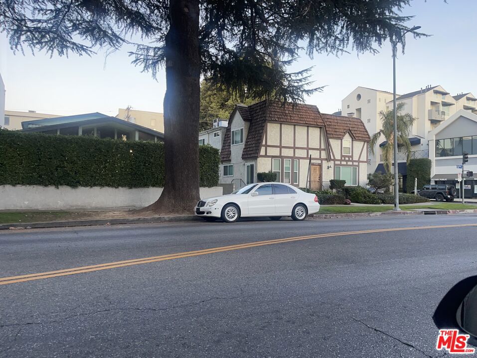 4323 Van Nuys Boulevard Property Photo 1