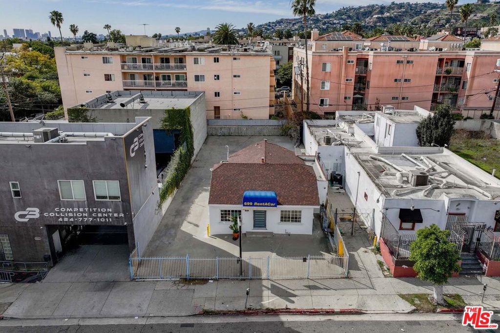 1415 N La Brea Avenue Property Photo 3