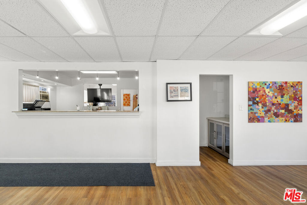 1415 N La Brea Avenue Property Photo 8