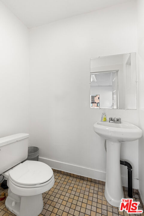 1415 N La Brea Avenue Property Photo 13