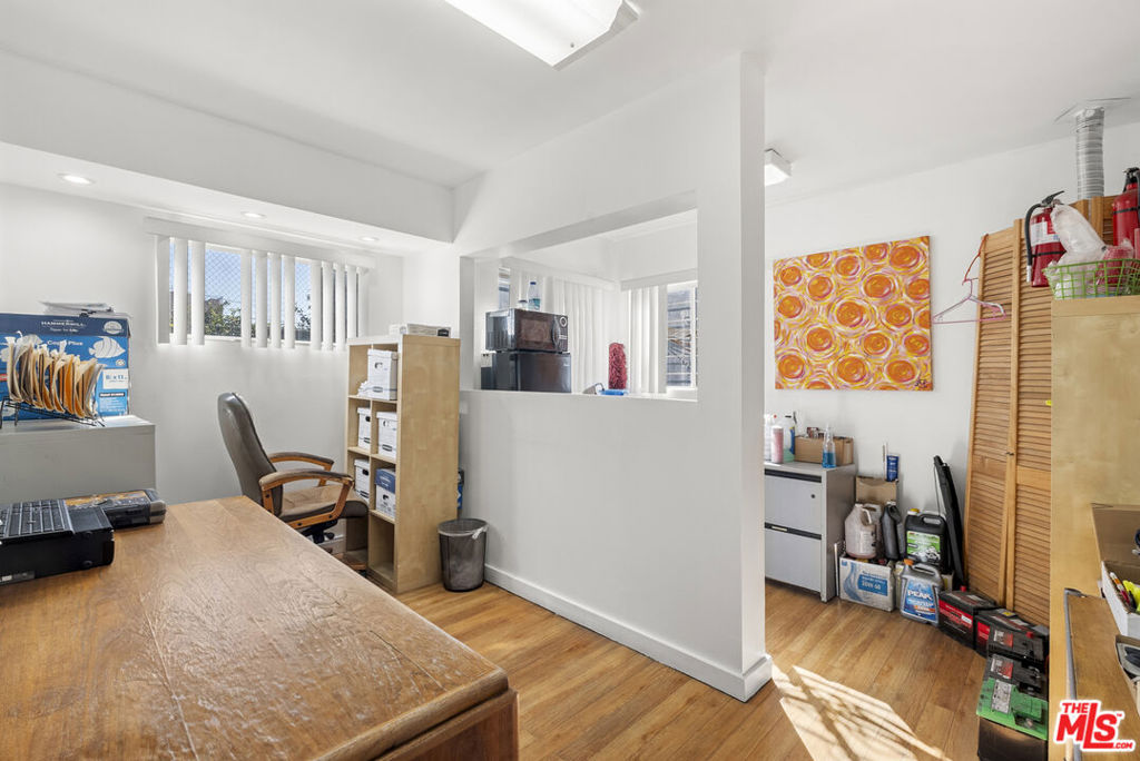 1415 N La Brea Avenue Property Photo 15