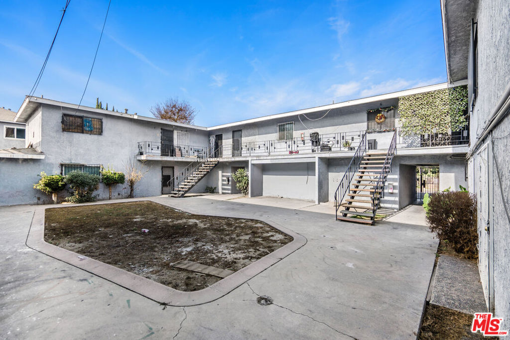 1714 E San Luis Street Property Photo 6