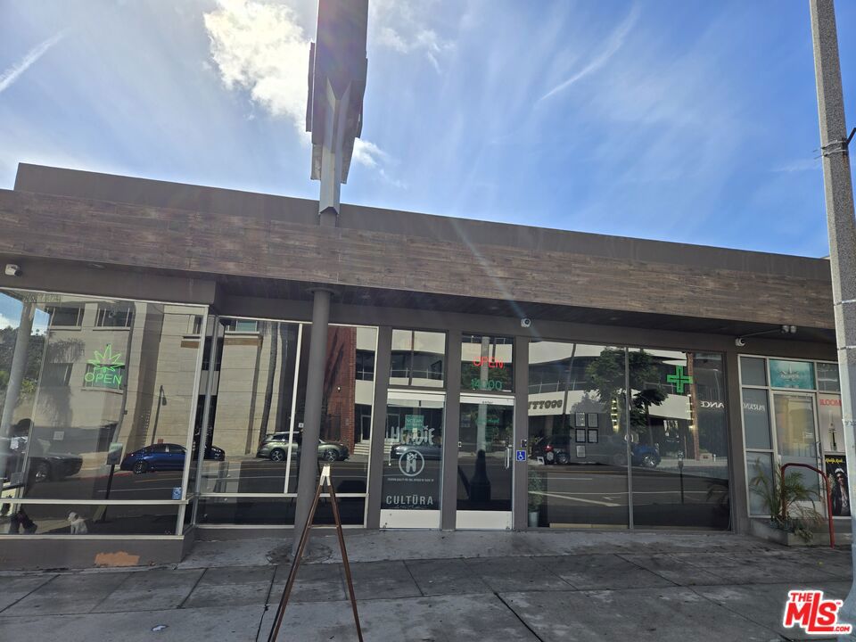 14000 Ventura Boulevard Property Photo 2