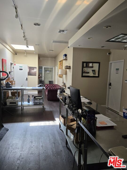 14000 Ventura Boulevard Property Photo 17