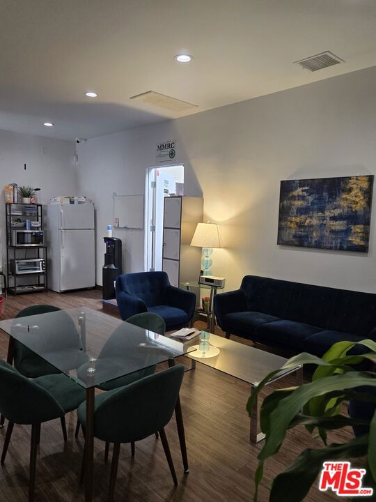 14000 Ventura Boulevard Property Photo 19