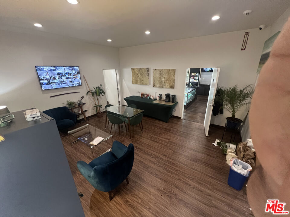 14000 Ventura Boulevard Property Photo 21