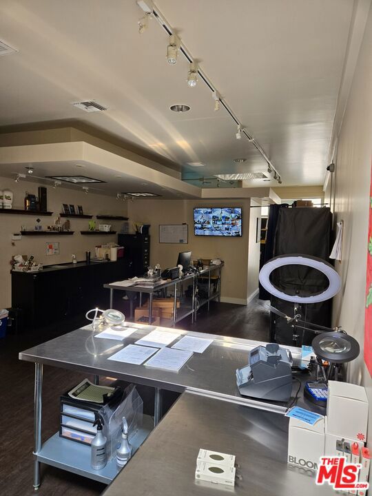 14000 Ventura Boulevard Property Photo 25