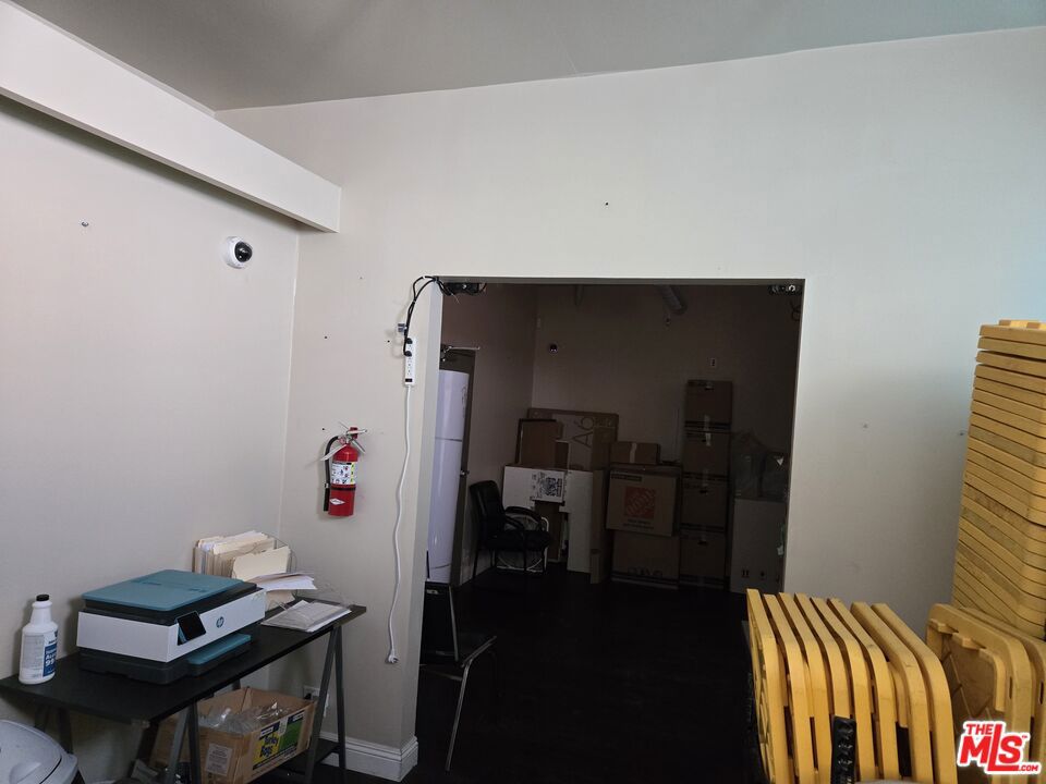14000 Ventura Boulevard Property Photo 27