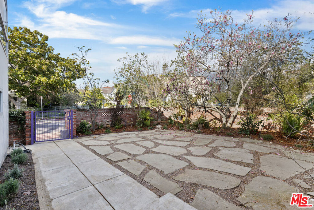 2153 Linnington Avenue Property Photo 4